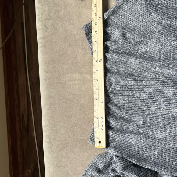 Tahari Gray Long Sleeve Top and Pants Set - Picture 9 of 9